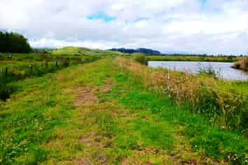 6145 State Highway 10, Awanui
