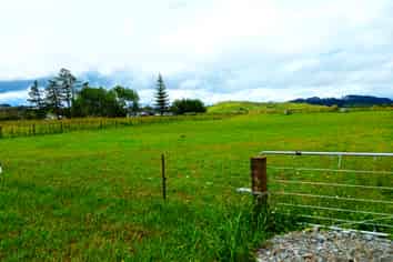 6145 State Highway 10, Awanui