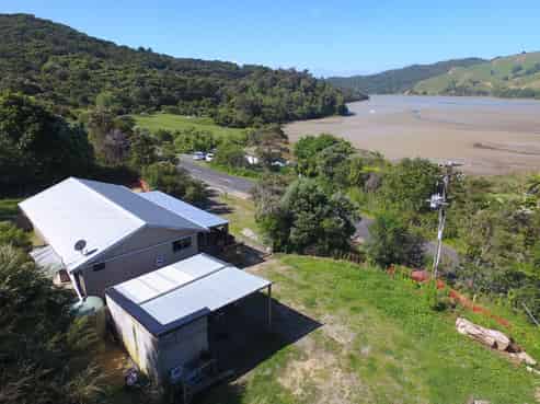 675 Te Waitere Road, Taharoa