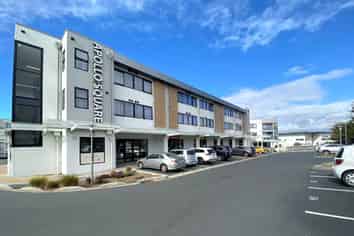 TENANTED ROADFRONT NEAR NEW RETAIL/SHOWROOM SPACE
