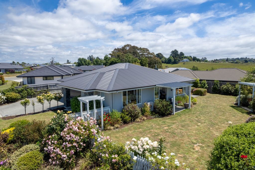 Sold 2 Les Wakefield Road, Mapua realestate.co.nz