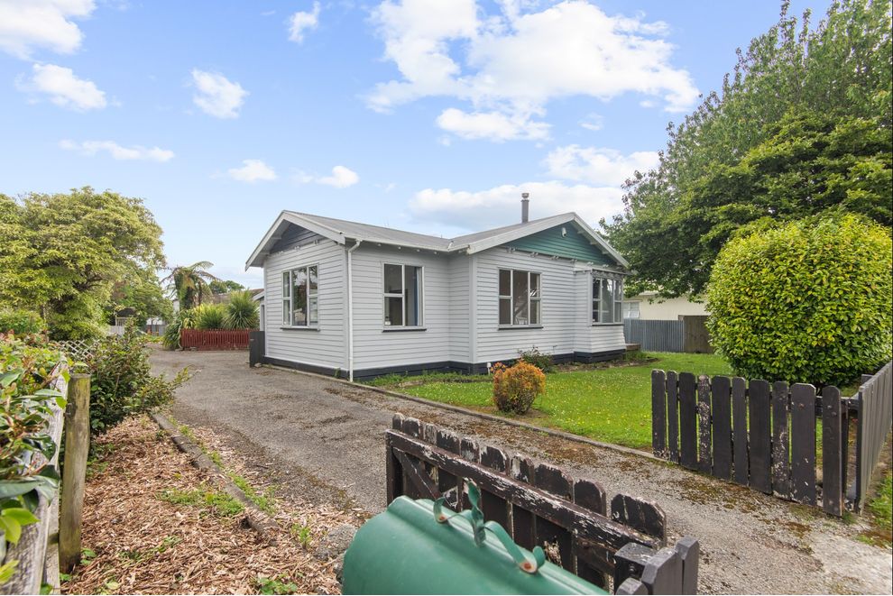8 Huia Street, Pahiatua, Tararua For Sale realestate.co.nz