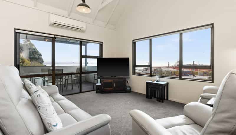 15 Hornsey Road, Bluff Hill