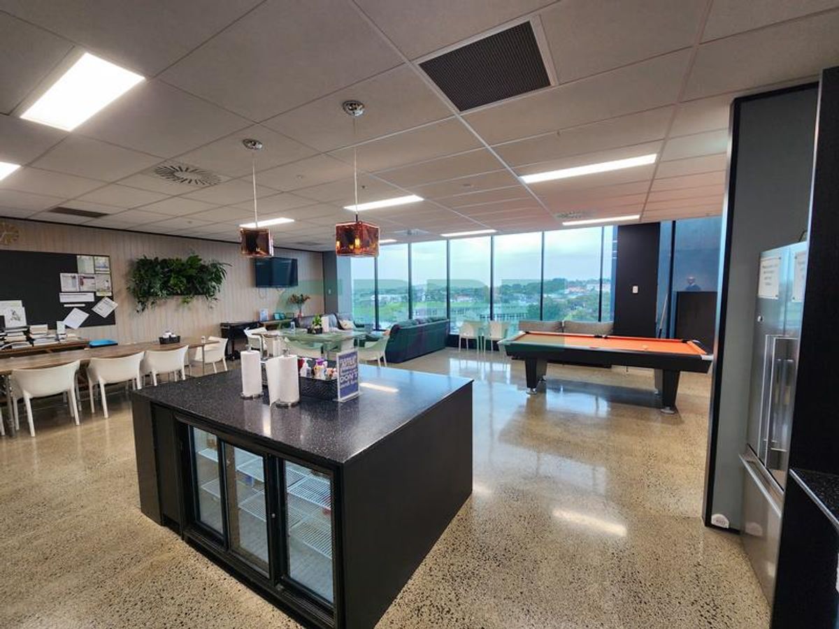 CBRE - Spacious and Modern Greenlane Office – pohled 6