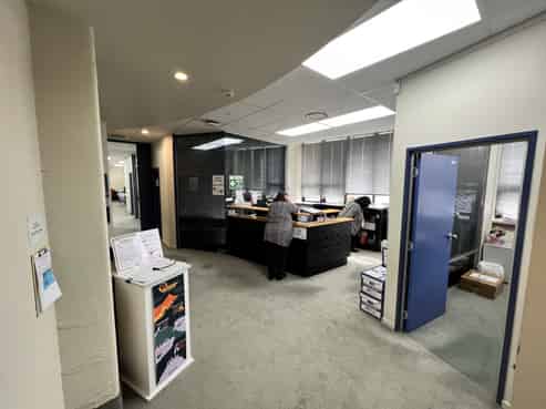 Full floor with flexible parking needs