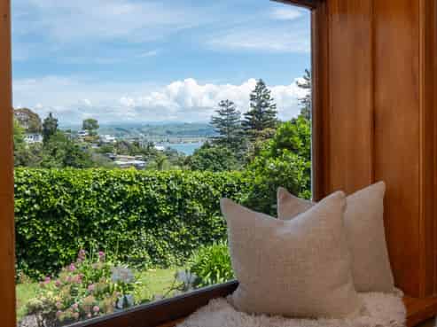 44 Lighthouse Road, Bluff Hill