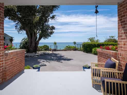 44 Lighthouse Road, Bluff Hill