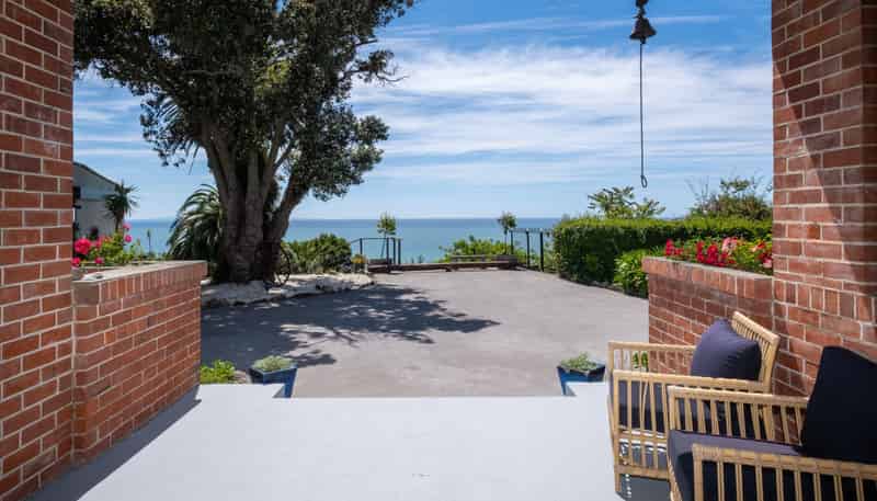 44 Lighthouse Road, Bluff Hill