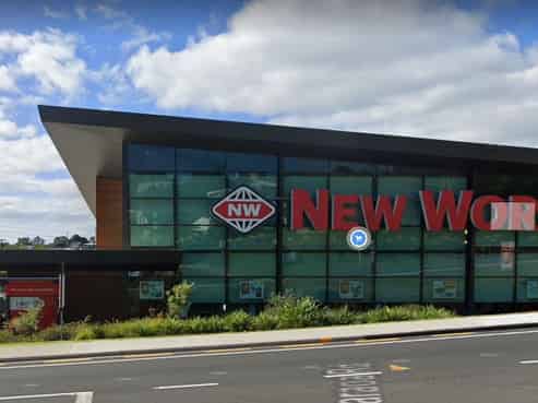 Retail Outlet Available Now - Whangaparaoa