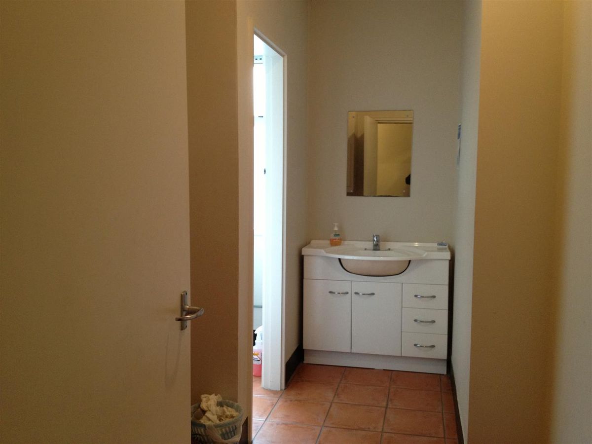 Excellent First Floor Offices by Proactive Landlord – pohled 6