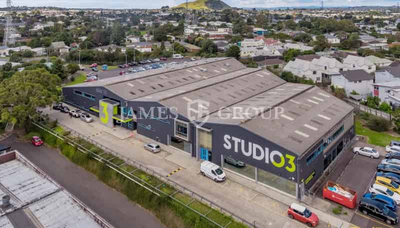 16 Leonard Road, Mount Wellington