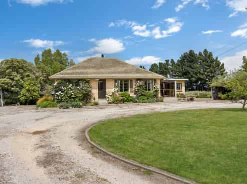 201 Oamaru-alma Road, Deborah