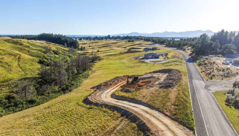 260 Bronte Road West, Mahana