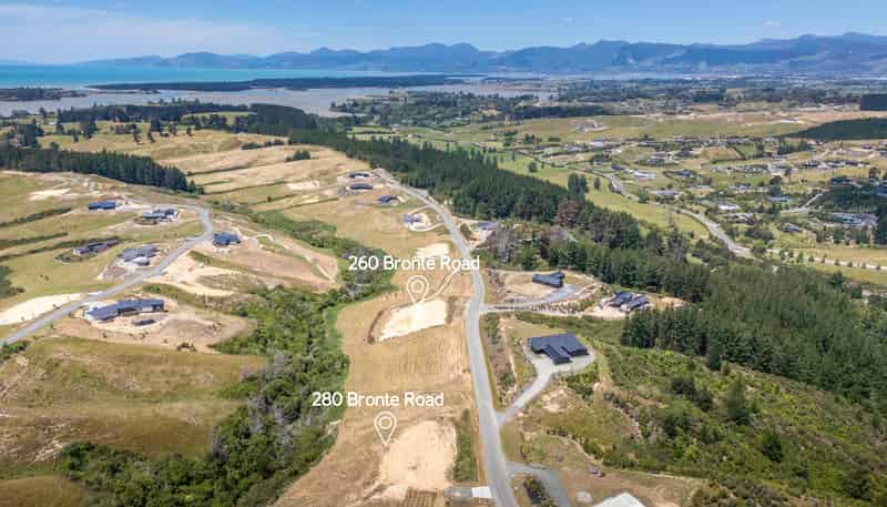 280  Bronte Road West , Mahana