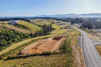 280 Bronte Road West, Mahana