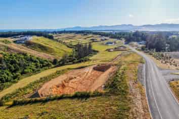 280  Bronte Road West , Mahana