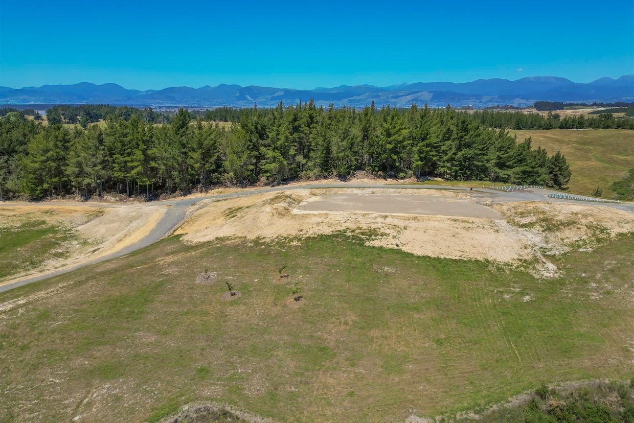 Lot 14 Mahana Ridge - Vista 2