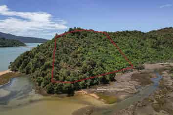 27 Lady Barkly Grove, Kaiteriteri