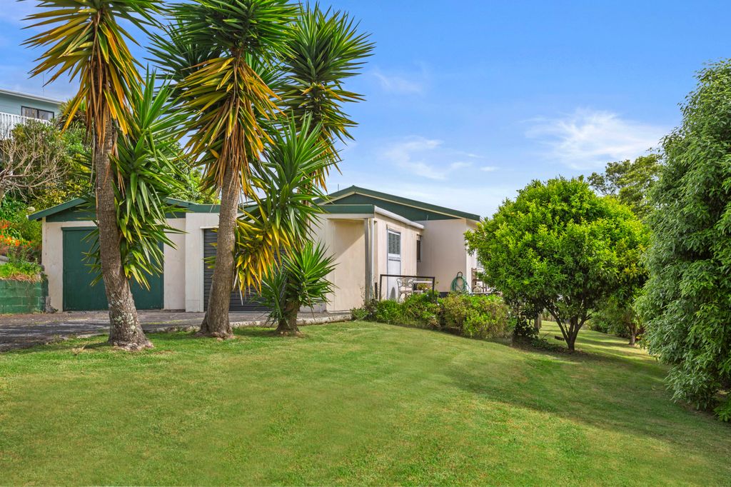 Sold 4 Simon Road, Raglan realestate.co.nz