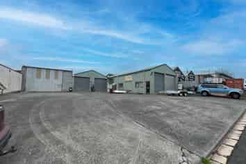 SOLID WORKSHOP OR WAREHOUSE
