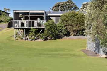 607 Pukehina Parade, Pukehina