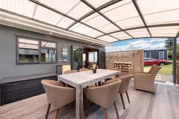 607 Pukehina Parade, Pukehina