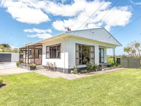 28 Shakespeare Road, Bastia Hill