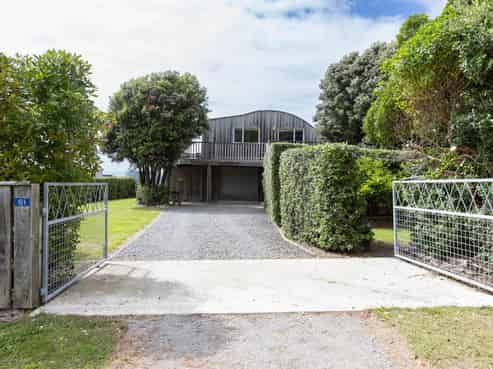 61 Akitio Esplanade, Pongaroa