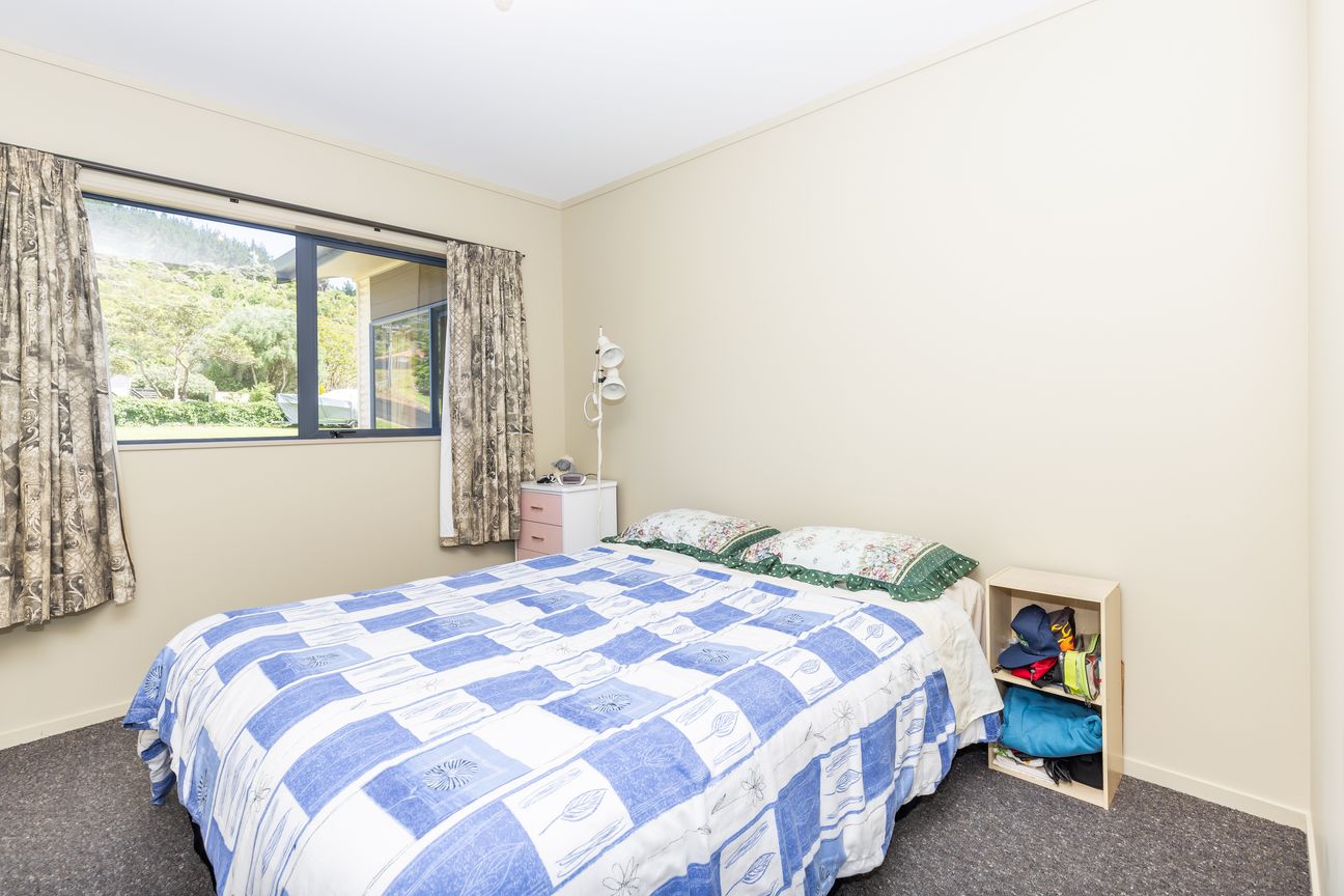 Impeccably Presented Leasehold Property - Mehr
