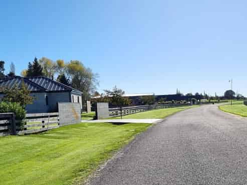  Copper Beech Road, Woodend