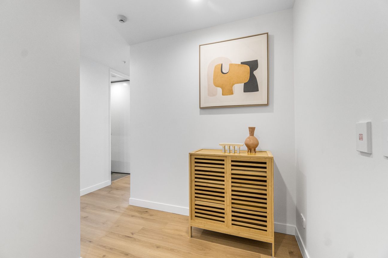 Seen enough tiny 1 bed? This one is special! - Mehr