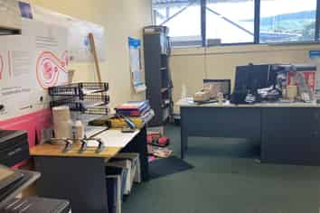 Unit in Well Known Business Park - Tawa