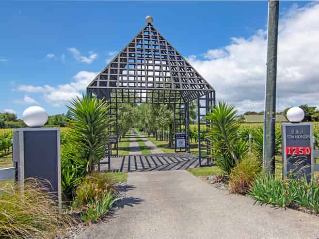 1250 State Highway 6 & 24 Gee Street, Renwick