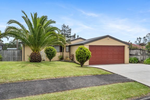 Sold 18 Lochend Place Highland Park Realestate Co Nz Sold 18 Lochend Place Highland Park Realestate Co Nz