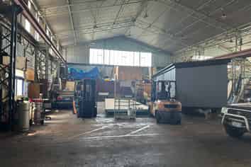 High Stud Warehouse near Port