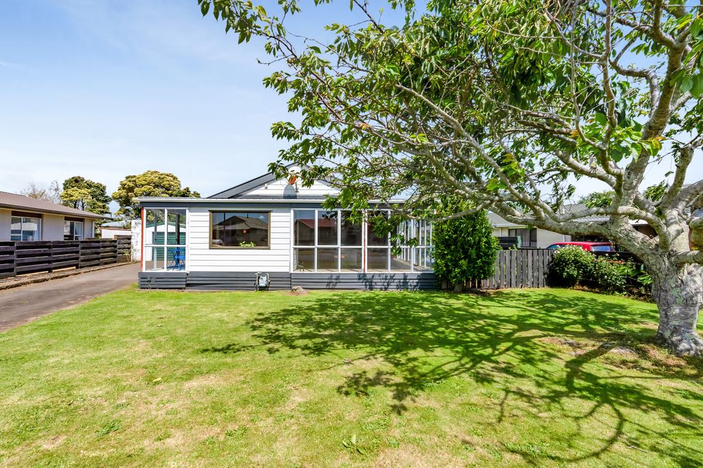 Property value 8 Ponderosa Place, Opunake realestate.co.nz