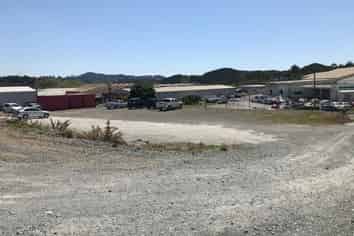 LARGE DEVELOPMENT LEASE OPPORTUNITY!

