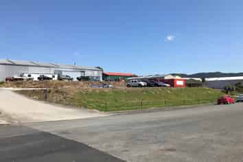 LARGE DEVELOPMENT LEASE OPPORTUNITY!
