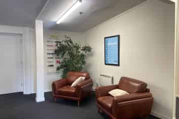 Training Facility/Warehousing 930m2 