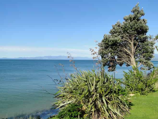 1112 Collingwood-Puponga Road, Collingwood