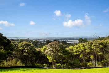 13 Trig Station Rise, Paremoremo