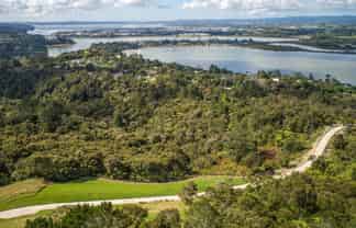 15 Trig Station Rise, Paremoremo