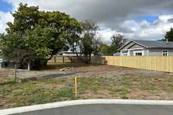 471 High Street South, Carterton