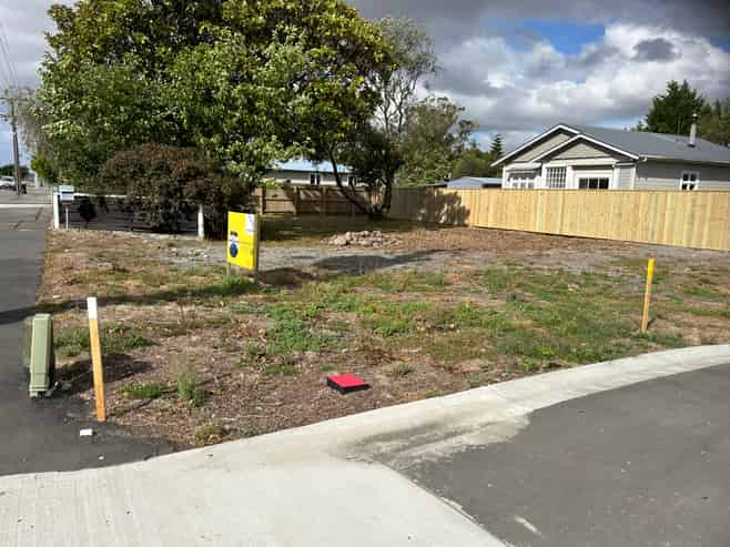 471 High Street South, Carterton