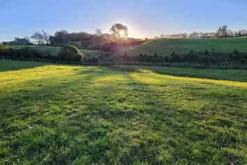 369 Tarata Road, Inglewood