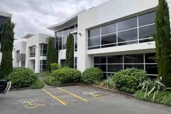 Smart Contemporary Office Space in Harewood