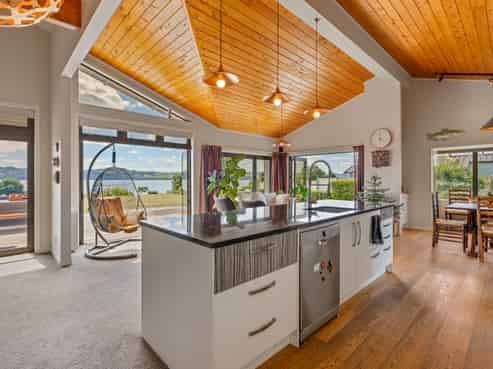 32 Kuiwai Drive, Rainbow Point