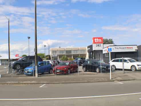 HIGH PROFILE CORNER SITE SALES YARD