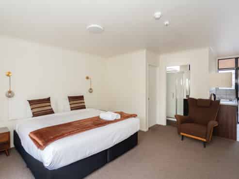 FREEHOLD MOTEL COMPLEX WITH HUGE POTENTIAL