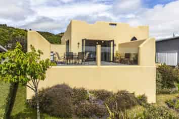 18 Turangitukua Terrace, Whareroa